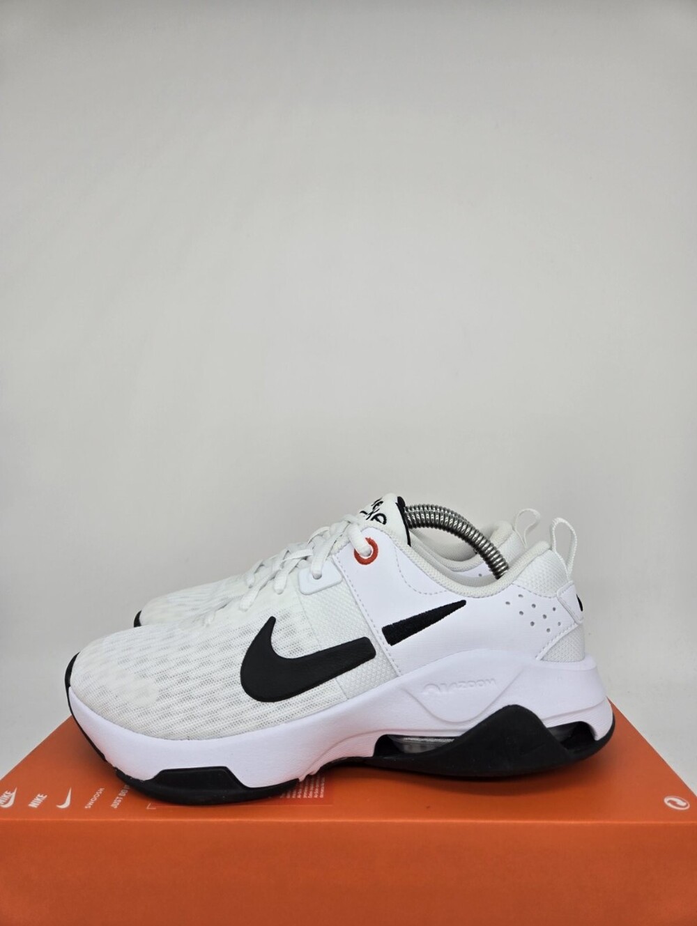 Nike Zoom Bella 6 White Black Women's Workout Shoes Size 6